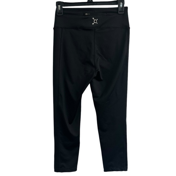 Orange Theory Leggings Small Black Zippered Pocket Logo Cropped Capri - Picture 2 of 7